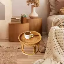 طاولة جانبية من الروطان – لمسة طبيعية تعزز أناقة منزلك