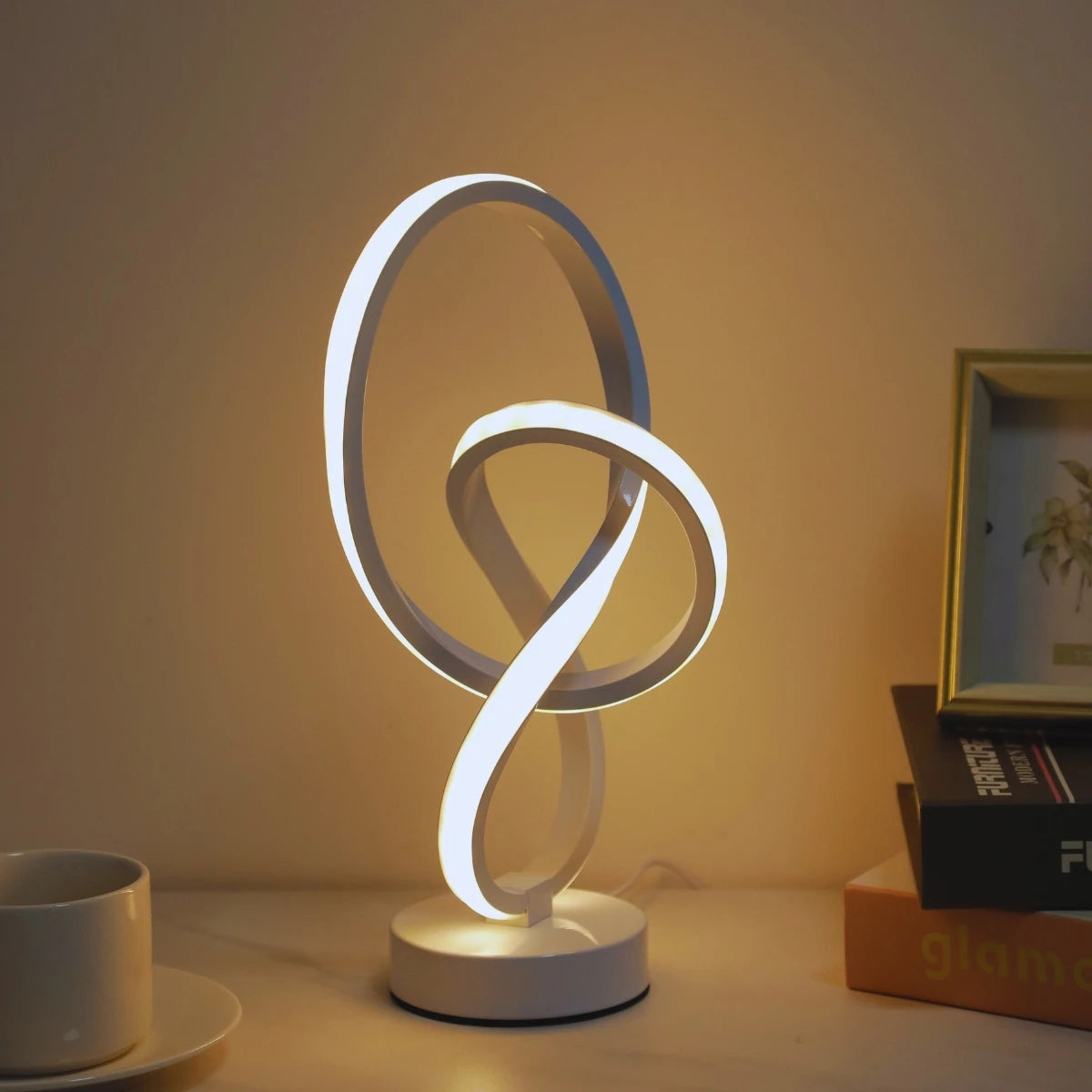 مصباح مكتب LED بثلاث درجات إضاء